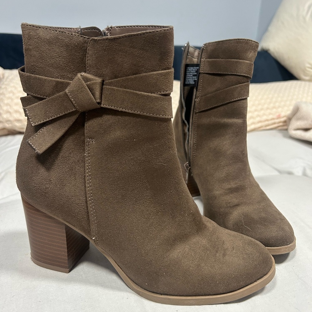American Eagle Outfitters Brown Ankle Booties